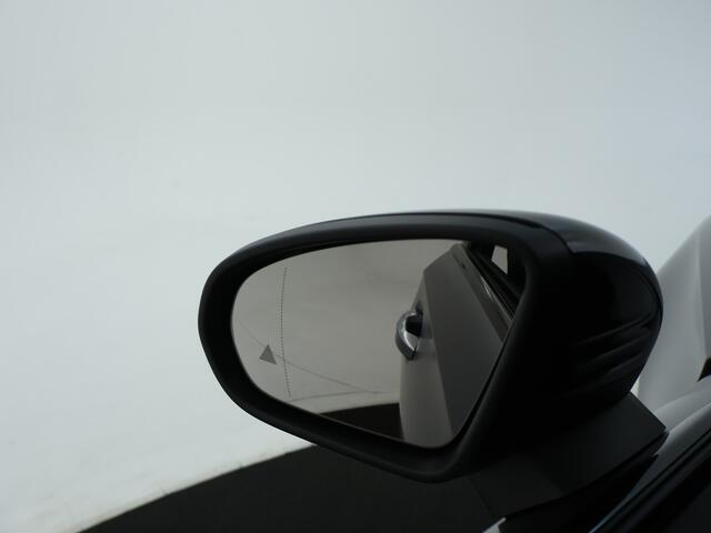 Mercedes-Benz A-KLASSE 250 e AMG NIghtpakket | Panoramadak | Distronic | Alarm | Dode Hoek Ass | Keyless Go | Sfeerverlichting | Inclusief 24 maanden Mercedes-Benz Certified garantie voor Europa |