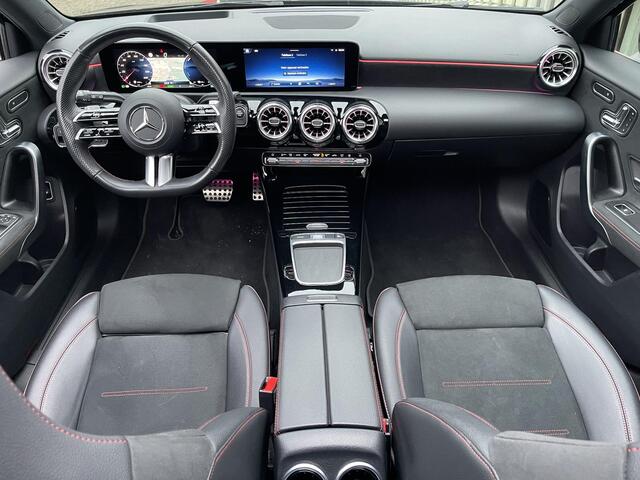 Mercedes-Benz A-KLASSE 250 e AMG Line 18"/Panoramadak/Head-up/Memory l+r/Stoel + stuurverwarming/Matrix LED/360 camera/Keyless/Dodehoek/Apple Carplay & Android Auto