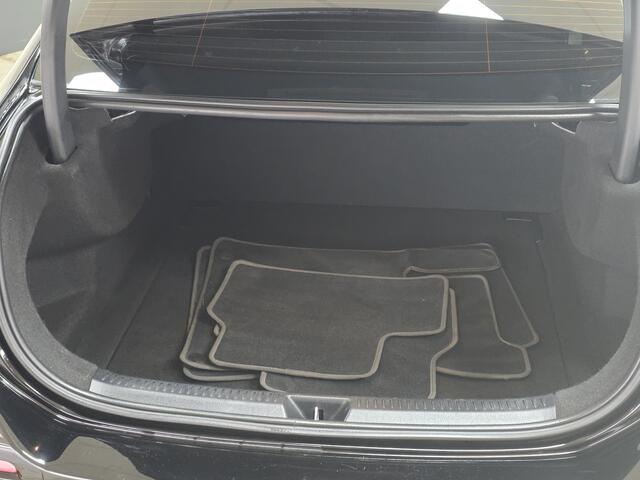 Mercedes-Benz A-KLASSE 180 Business Solution/ LED Koplampen/ Wide-Screen/ Stoelverw./ Camera/ Zwarte-Hemel/ 16'' LMV/ Keyless-GO/ DAB+/ Navi/ Clima/ Cruise/ Bluetooth/ PDC V+A/ Extra getint glas.