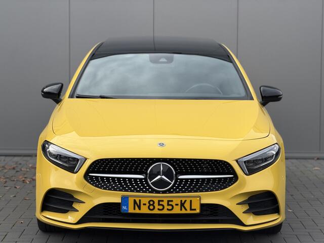 Mercedes-Benz A-KLASSE 180 AMG Night Premium Plus | Panorama | Sfeer | MultiBeam LED | Memory Seats | Camera