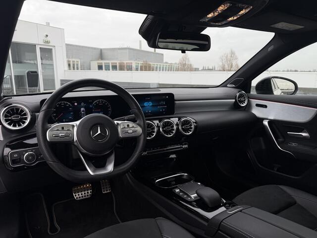 Mercedes-Benz A-KLASSE 250 e Premium PANO | CAMERA | Ambient
