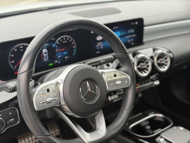 Mercedes-Benz A-KLASSE 250 e Premium PANO | CAMERA | Ambient