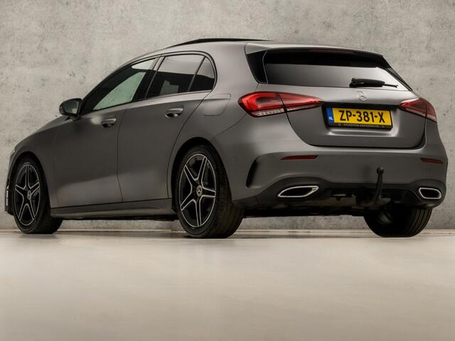 Mercedes-Benz A-KLASSE 180 AMG Night Upgrade Automaat (SCHUIFDAK, MAT GRIJS, GROOT NAVI, CAMERA, LEDER/ALCANTARA, SPORTSTOELEN, STOELVERWARMING, GETINT GLAS, NIEUWSTAAT)