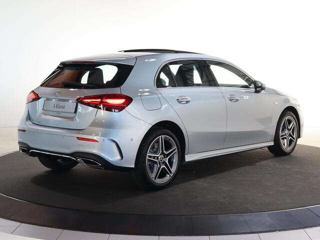 Mercedes-Benz A-KLASSE 250e Business Solution AMG | Panoramaschuifdak | Night pakket | Achteruitrijcamera | Stoelverwarming | MULTIBEAM LED |