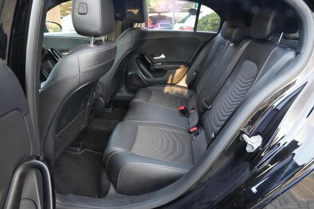 Mercedes-Benz A-KLASSE 160 Ambient LED Leer/Stof Camera