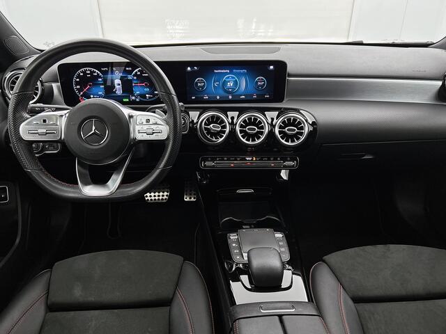 Mercedes-Benz A-KLASSE 250 e Business Solution AMG Limited AMG Line | Night Pakket | Panoramadak | Sfeerverlichting | Inclusief 24 maanden MB Certified garantie voor Europa.