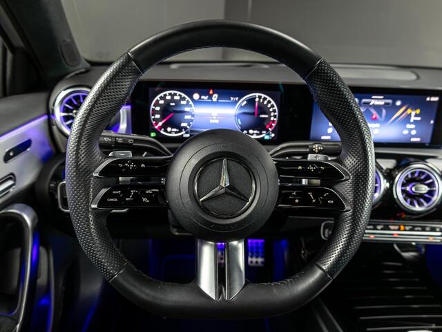 Mercedes-Benz A-KLASSE 250 e Business Solution AMG Premium PLUS | Panorama dak