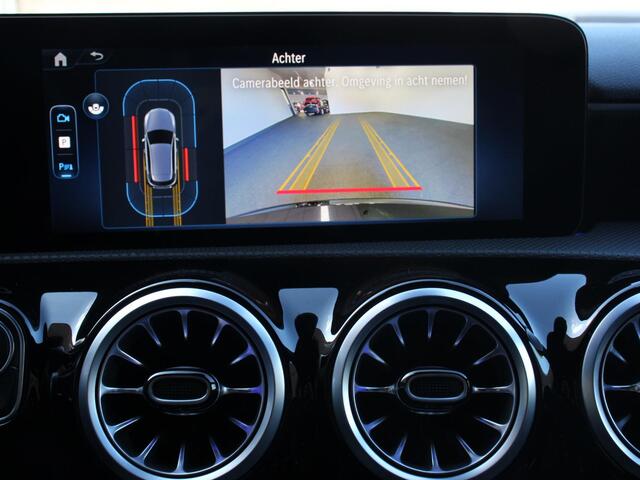 Mercedes-Benz A-KLASSE 200 Automaat AMG Line | Navigatie | Climate control | Camera | Parkeer sensoren | Half Lederen Bekleding | Led | Cruise Control adaptive | LM Velgen | Dab | Led