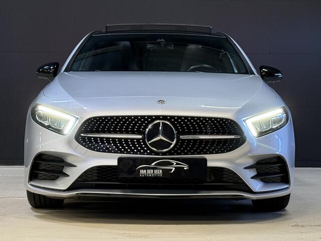 Mercedes-Benz A-KLASSE 180 Business Solution AMG Night Upgrade | Panoramadak | Stoelverwarming