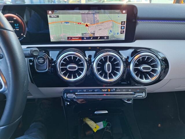 Mercedes-Benz A-KLASSE 250e PREMIUM AUTOMAAT PHEV LEDER NAVI LMV PDC-CAMERA