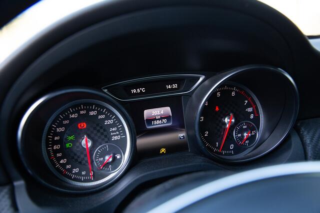 Mercedes-Benz A-KLASSE 180 Business Solution AMG Upgrade Edition , Stoelverwarming, Camera, Led, NAP