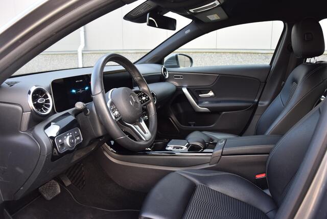Mercedes-Benz A-KLASSE 200 Launch Edition | Automaat | trekhaak elektrisch uitklapbaar | stof/lederen bekleding |