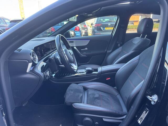Mercedes-Benz A-KLASSE 180 Business Solution AMG Pano | Sfeerverlichting | NL Auto!