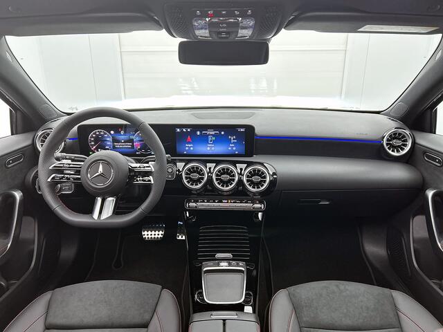 Mercedes-Benz A-KLASSE 180 Business Solution AMG | Nightpakket | Antidiefstalpakket URBAN GUARD PLUS | Panoramaschuifdak | Smartphone-integratie | MULTIBEAM LED | Stoelverwarming voor |