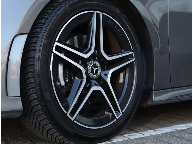 Mercedes-Benz A-KLASSE 200 AMG-line | Panoramadak | Widescreen | Org. NL