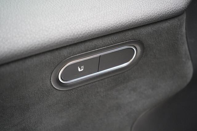 Mercedes-Benz A-KLASSE 250 e AMG Line | SoH 96% | Sfeerverlichting | Navigatie | Black pakket | Sportstoelen