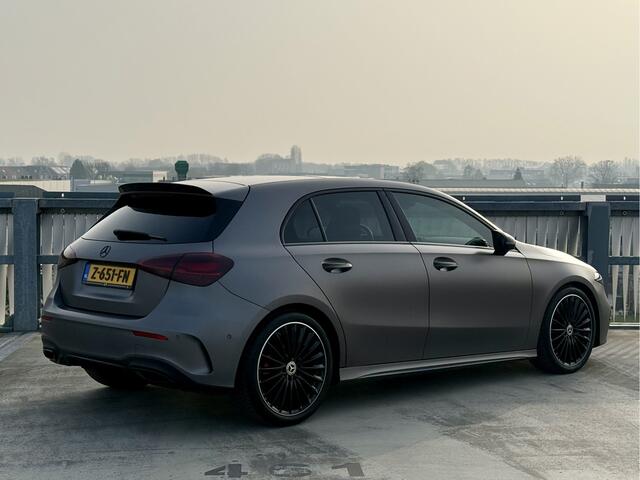 Mercedes-Benz A-KLASSE 180 AMG Line | Pano | Magno Grau | Camera