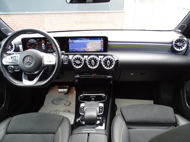 Mercedes-Benz A-KLASSE 250 Premium Plus EDITION 1 |AMG-PAKKET|PANORAMADAK|SFEERVERLICHTING|360 CAMERA|ELEKTRISHE STOELEN MET MEMORY|DODEHOEK DETECTIE|BURMEISTER AUDIO