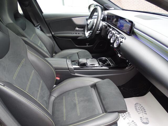 Mercedes-Benz A-KLASSE 250 Premium Plus EDITION 1 |AMG-PAKKET|PANORAMADAK|SFEERVERLICHTING|360 CAMERA|ELEKTRISHE STOELEN MET MEMORY|DODEHOEK DETECTIE|BURMEISTER AUDIO