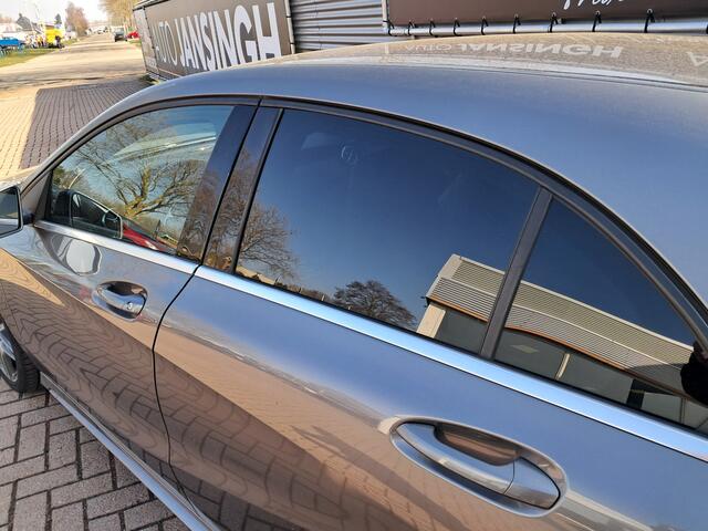 Mercedes-Benz A-KLASSE 180 Ambition AMG-Line Automaat met 60.382 km!!!! | Navigatie | Cruise control | Ndl auto met unieke km stand!! | LM Velgen | PDC voor en achter | RIJKLAARPRIJS INCL 12 MAANDEN GARANTIE EN BEURT