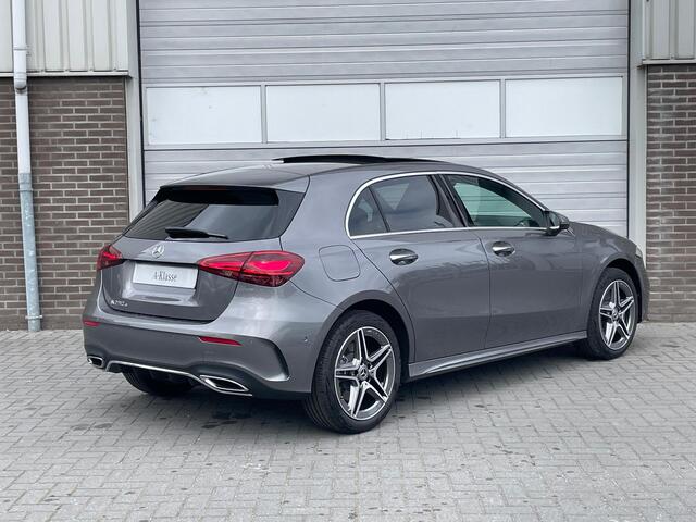Mercedes-Benz A-KLASSE 250 e AMG | Panoramadak | Dodehoekassistent | Privacy Glas Achter | Sfeerverlichting | Stoelverwarming | Parkeersensoren |