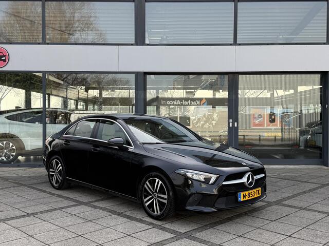 Mercedes-Benz A-KLASSE Aut. 180 Luxury Line | Navi | Camera | Sfeer Verlichting |