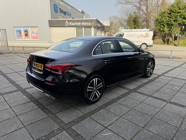Mercedes-Benz A-KLASSE Aut. 180 Luxury Line | Navi | Camera | Sfeer Verlichting |