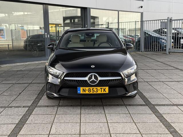 Mercedes-Benz A-KLASSE Aut. 180 Luxury Line | Navi | Camera | Sfeer Verlichting |