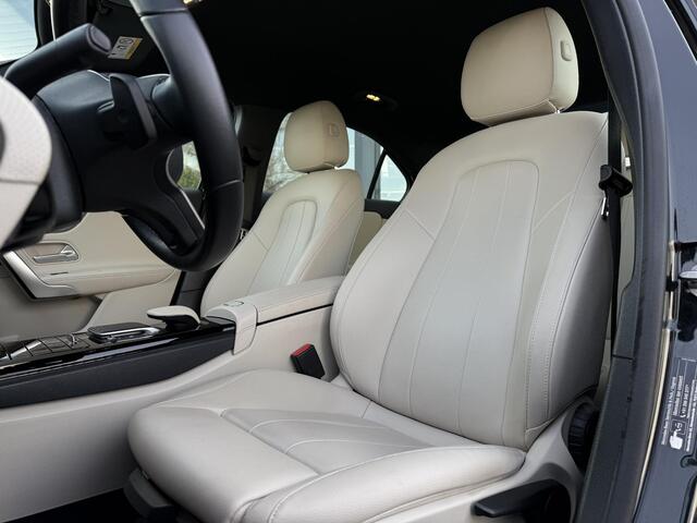 Mercedes-Benz A-KLASSE Aut. 180 Luxury Line | Navi | Camera | Sfeer Verlichting |