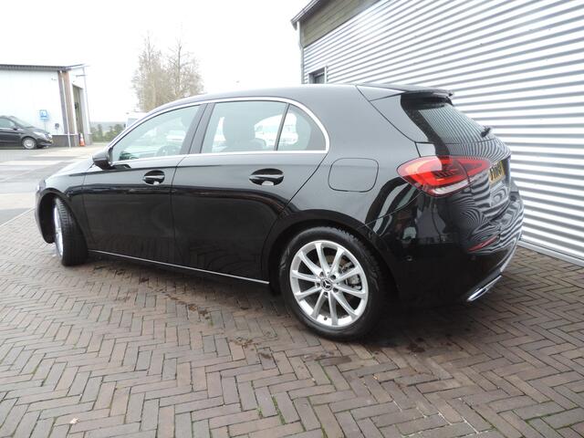 Mercedes-Benz A-KLASSE 180 Business Solution Luxury sfeer licht