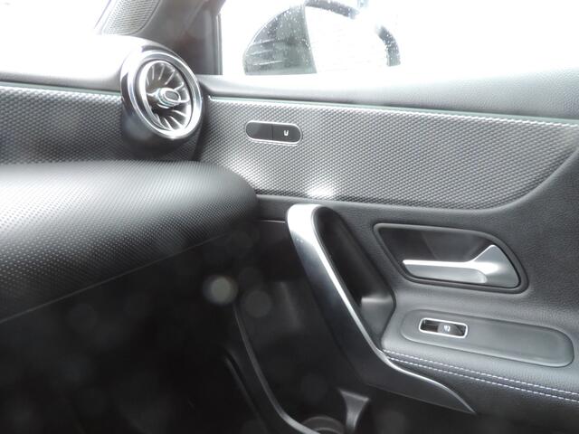 Mercedes-Benz A-KLASSE 180 Business Solution Luxury sfeer licht