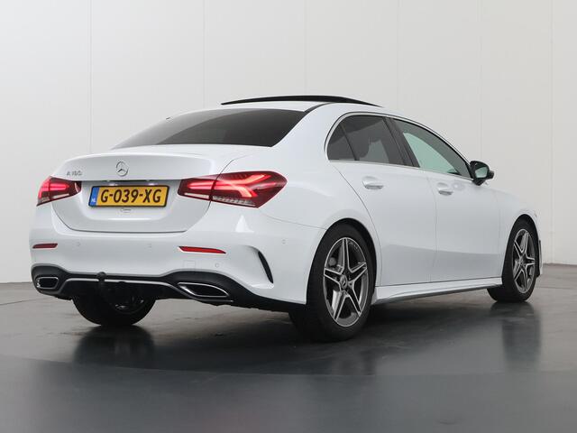 Mercedes-Benz A-KLASSE 180 Business Solution AMG | Panoramadak | Achteruitrijcamera | Apple Carplay | Stoelverwarming | Getint glas |