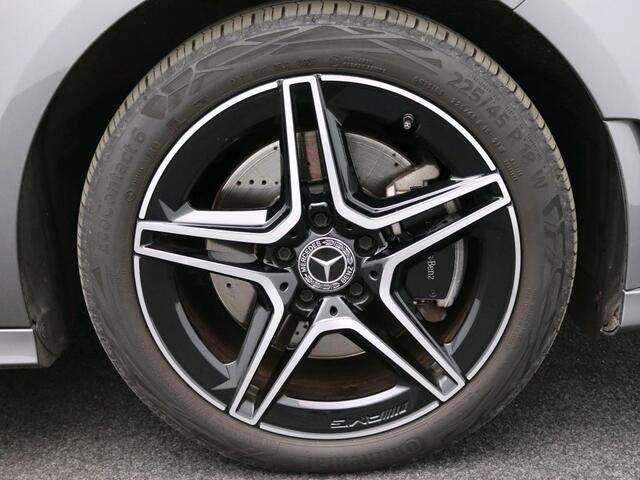 Mercedes-Benz A-KLASSE 250 e PHEV Solution AMG Limited Business
