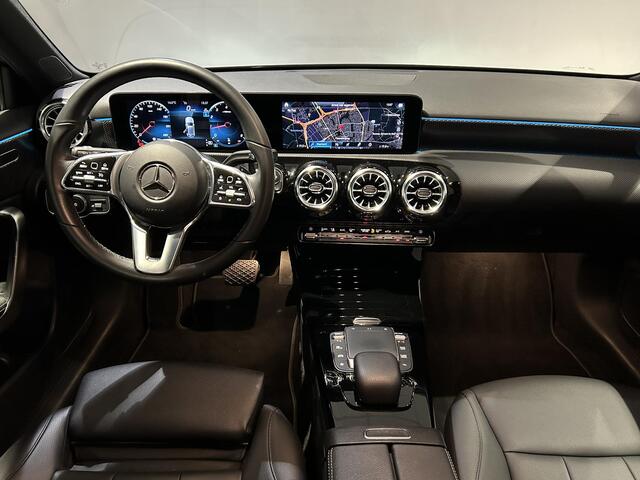 Mercedes-Benz A-KLASSE 180 Luxury Line | Panoramadak | Leder | AppleCarplay/AndroidAuto | Stoelverwarming