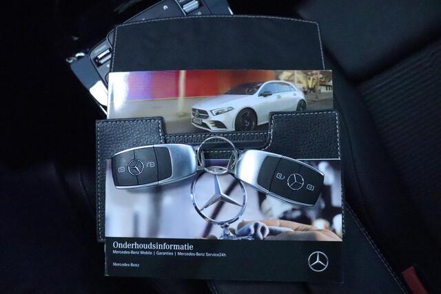 Mercedes-Benz A-KLASSE 200 Premium Plus | Panoramadak | LED | Climate Control | Lichtmetalen velgen 17" | Apple Carplay/Android Auto