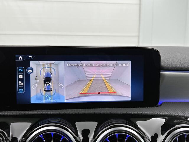 Mercedes-Benz A-KLASSE 250 e Business Solution AMG | AMG Line Plus pakket | Trekhaak | 360° camera | Head-up display | Panoramaschuifdak | MULTIBEAM LED | Smartphone-integratie | 19 inch AMG velgen |