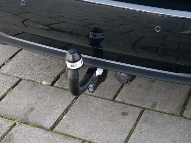 Mercedes-Benz A-KLASSE 180 Star 136pk Edition Automaat Camera / Stoelverwarming / LED / Navigatie