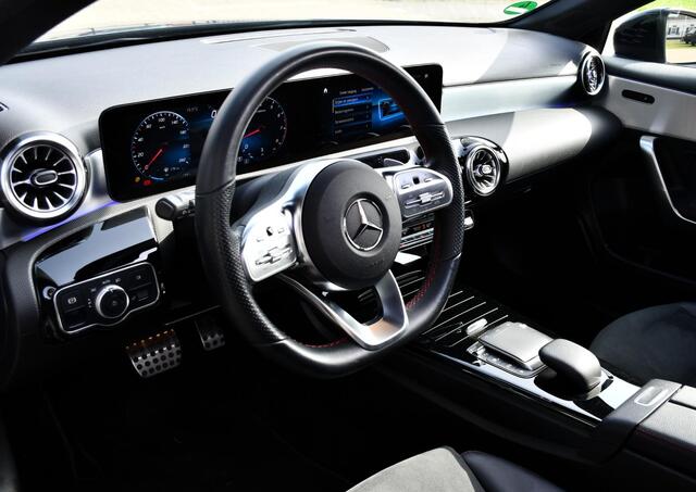 Mercedes-Benz A-KLASSE 180 Business Solution AMG Panoramadak Sfeerverlichting