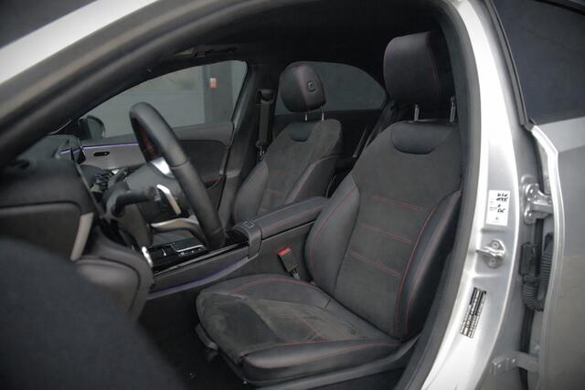 Mercedes-Benz A-KLASSE 250 e Business Solution AMG Limited | Stoelverwarming | Camera | Ambiance Verlichting | Keyless | Apple Carplay | Navigatie | Cruise Control |