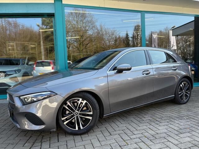 Mercedes-Benz A-KLASSE A 200 SPORT LED, Navi, CarPlay, Adaptive Cruise