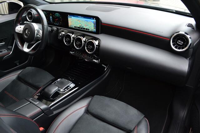 Mercedes-Benz A-KLASSE 200 Bns Sol. AMG Pano/Camera/LED/Navi
