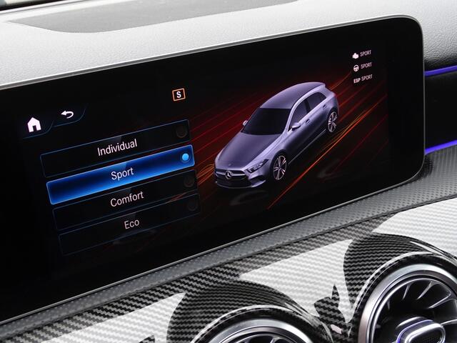 Mercedes-Benz A-KLASSE 180d Bns Sol. AMG-pakket / Burmester / dakraam / LED