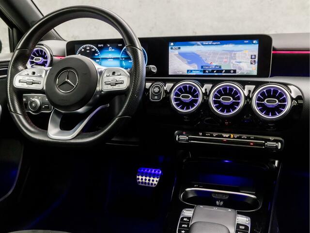 Mercedes-Benz A-KLASSE 220 AMG Sport 191Pk Automaat (SCHUIFDAK, SFEERVERLICHTING, APPLE CARPLAY, GROOT NAVI, LEDER/ALCANTARA, STOELVERWARMING, WIDESCREEN, CAMERA, NIEUWSTAAT)