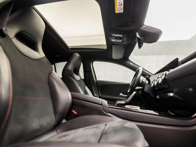 Mercedes-Benz A-KLASSE 220 AMG Sport 191Pk Automaat (SCHUIFDAK, SFEERVERLICHTING, APPLE CARPLAY, GROOT NAVI, LEDER/ALCANTARA, STOELVERWARMING, WIDESCREEN, CAMERA, NIEUWSTAAT)