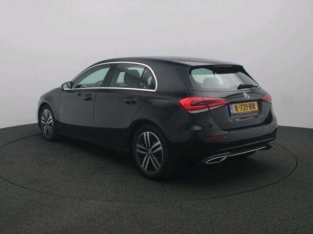 Mercedes-Benz A-KLASSE 160 Business Solution Luxury Ledkoplampen | Sfeerverlichting | Parkeerpakket met achteruitrijcamera |Stoelverwarming voor. Inclusief 24 maanden MB Certified garantie voor Europa.