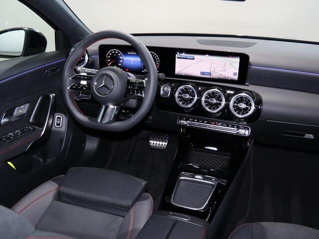 Mercedes-Benz A-KLASSE 250e Star Edition AMG Line | Panoramaschuifdak | Night | 19 inch AMG-velgen | Achteruitrijcamera