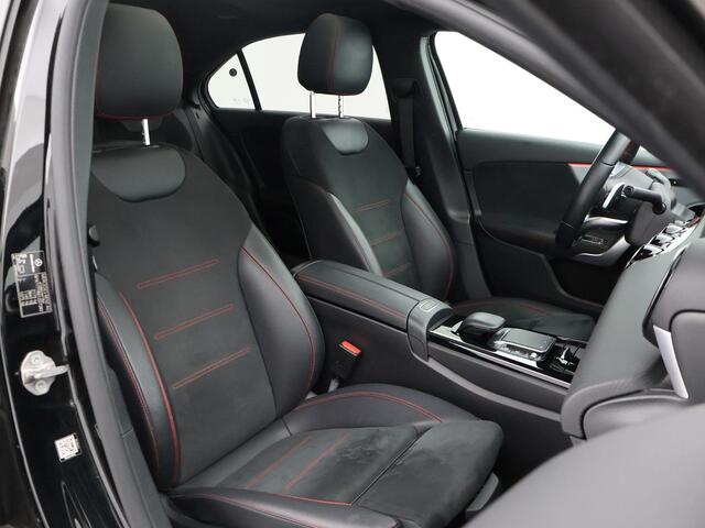 Mercedes-Benz A-KLASSE 250e 218 PK SEDAN + PANORAMA | SFEERVERLICHTING | APPLE CARPLAY | MEMORY | STOELVERWARMING