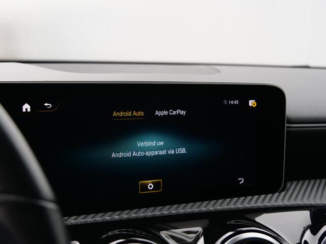 Mercedes-Benz A-KLASSE 180 Business Solution 136 Pk Automaat Navigatie / Camera / 18 inch / Stoelverwarming