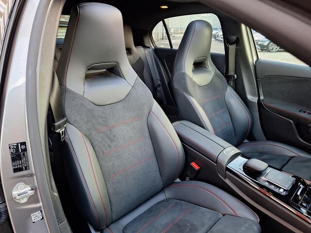 Mercedes-Benz A-KLASSE 180 Business Solution AMG | Panoramadak | Night pakket | Achteruitrijcamera | Memory pakket | Sfeerverlichting | Stoelverwarming | Multibeam LED | Keyless-GO