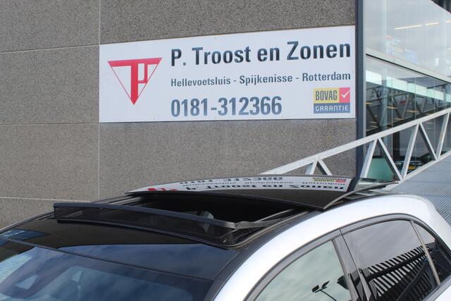 Mercedes-Benz A-KLASSE 180 AMG Night pakket Panoramadak/Stoelverwarming/Sfeerverlichting/DAB/Achteruitrijcamera/Cruise control 2e Paasdag geopend op Hellevoetsluis & Rotterdam van 12:00 tot 17:00